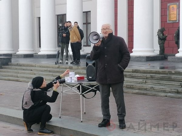 Возле мэрии Одессы противники прививок требуют «изгнать евреев»