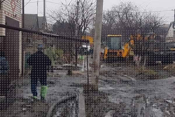 Фонтан из нечистот: в Херсоне прорвало напорный канализационный трубопровод