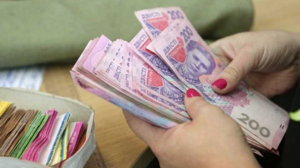 В Украине учителя и студенты будут получать больше: насколько вырастут выплаты