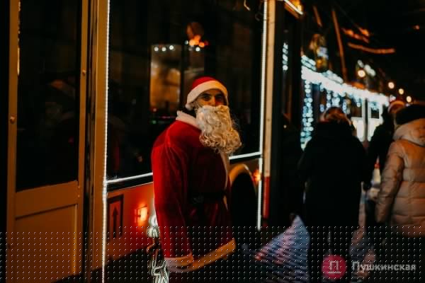 В Одессе прошел парад «одетых» по-новогоднему троллейбусов: как это было. Фото, видео