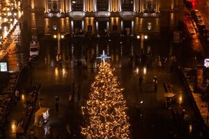 Главную елку Одессы признали одной из самых красивых в Украине
