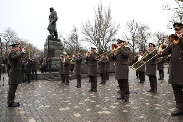 С выставкой военной техники и концертом: в Одессе отмечают 30-летие ВСУ