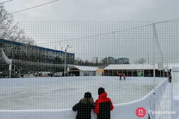 На Таирова открыли городской каток: цена, адрес и время работы. Фото