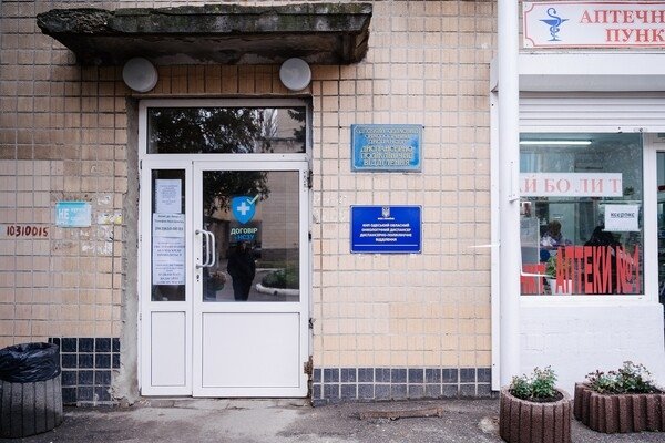 В Одессе открыли пункт вакцинации от коронавируса для онкобольных