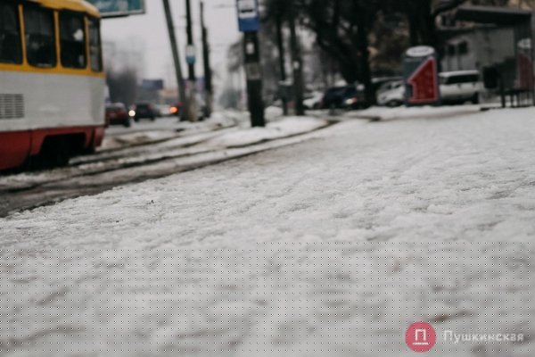 Глазурованный город: пугающая красота обледеневшей Одессы. Фоторепортаж