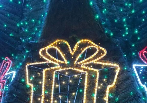 В Одессе установили еще одну елку: как она выглядит 