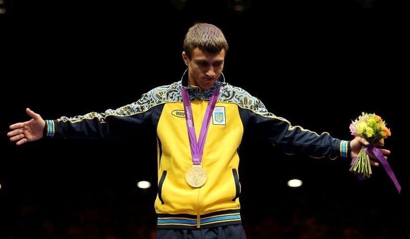 Допомогли в Росії: Ломаченко переплавив свої золоті олімпійські медалі заради батька
