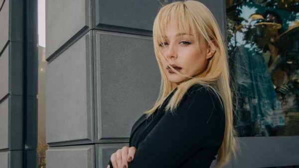 Тина Кароль призналась, что она стоит за успехом Wellboy