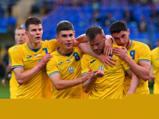Футболісти збірної України перерахували з-за кордону мільйони на потреби армії