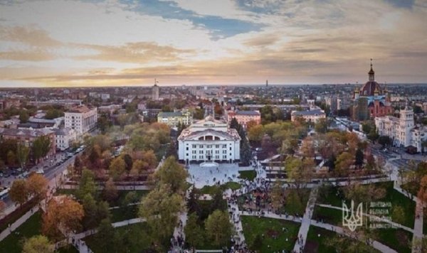 Актеры разбомбленного драмтеатра Мариуполя временно переехали в Ужгород