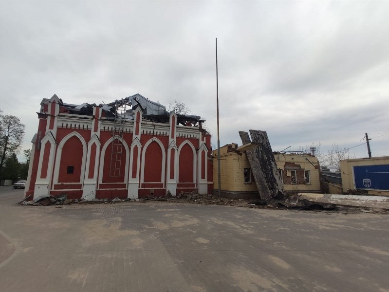«Ми у черзі за хлібом по три години під обстрілами вистоювали, а тепер гріх жалітися!»: як живе Чернігів після осади рашистів