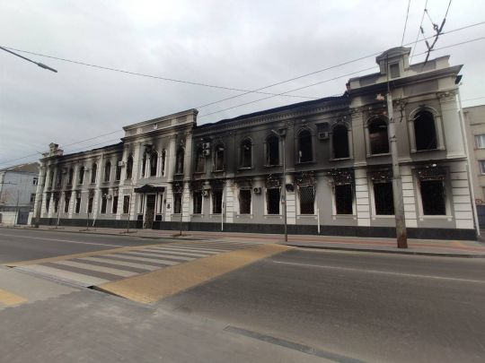 «Ми у черзі за хлібом по три години під обстрілами вистоювали, а тепер гріх жалітися!»: як живе Чернігів після осади рашистів