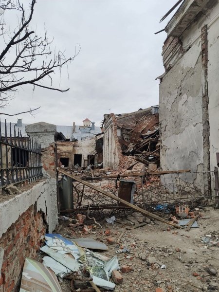 «Ми у черзі за хлібом по три години під обстрілами вистоювали, а тепер гріх жалітися!»: як живе Чернігів після осади рашистів