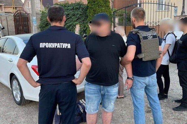 В Одесской области сотрудник ГМС помогал бежать за границу военнообязанным