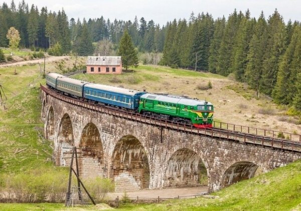 Укрзализныця продлила маршрут поезда Одесса-Яремче до Ворохты: расписание 