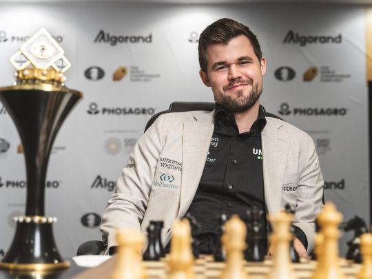 Чемпіон світу відмовився грати проти росіянина і втратить свій титул