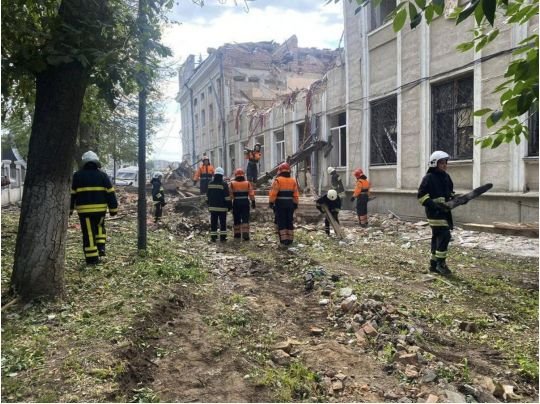 Хлопчик загинув разом з мамою: жертвами ракетного удару по Вінниці стали троє дітей, — МВС