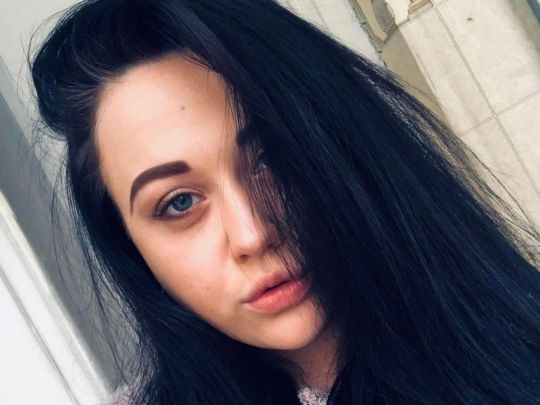 «Рашист випустив у Карину автоматну чергу, а потім вистрілив у голову»: моторошна історія сім’ї, яка втратила доньку