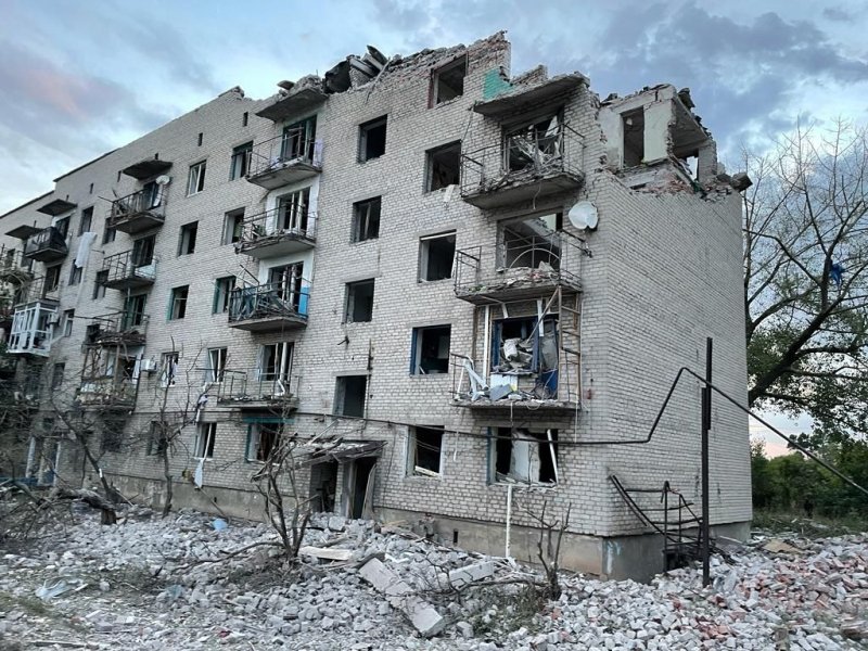 Ворог обстріляв Дніпропетровську та Донецьку області: під завалами опинилися десятки людей, є жертви