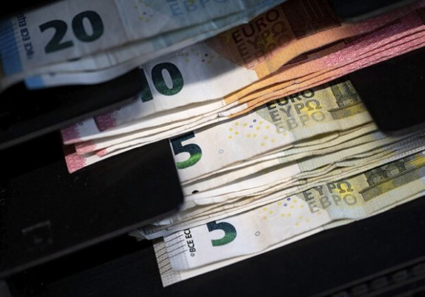 Курс валют в Украине 1 августа 2022: сколько стоит доллар и евро