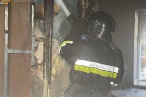 Горели сауна в десятиэтажке и здание открытым пламенем: как прошли сутки у одесских спасателей