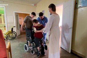 Двое братьев из Сергеевки, которые пострадали от ракет и остались сиротами, лечатся в Австрии