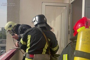 Горели сауна в десятиэтажке и здание открытым пламенем: как прошли сутки у одесских спасателей