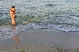 Одесситы устраивают пляжные купания по вечерам 