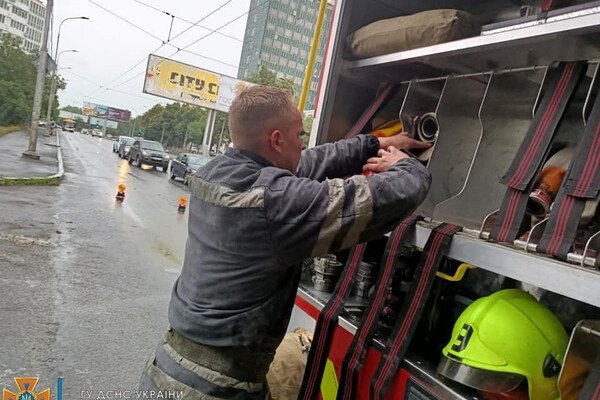 При пожаре в Малиновском районе погиб человек (фото, видео)