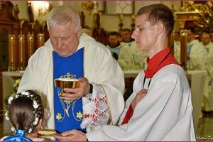 В Одессе икону Богородицы украсили короной, которую освятил Папа Римский