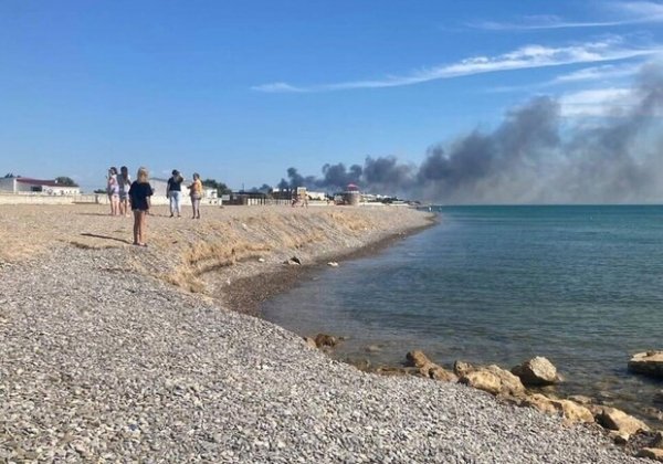 Как в сети шутят о взрывах в Крыму: подборка мемов