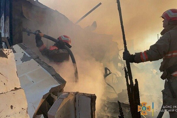 Замеры воздуха на Дерибасовской и откачка воды: как прошли сутки у одесских спасателей 