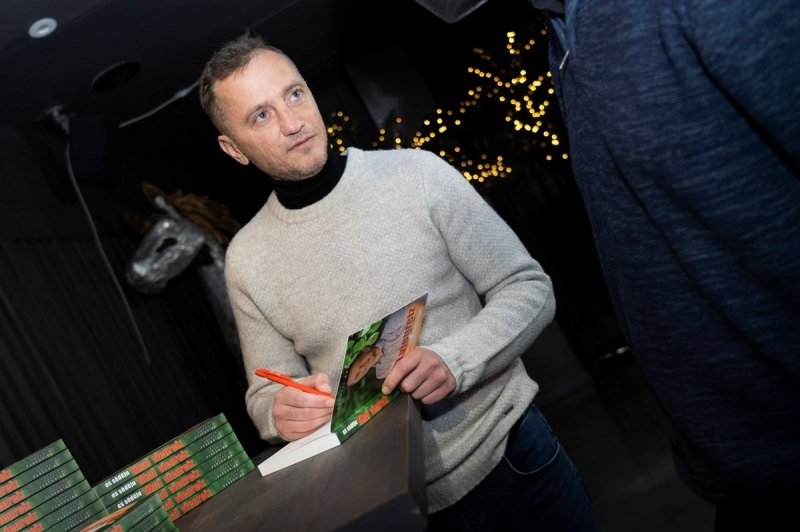 «Я сидів лише раз»: легендарний футболіст збірної Латвії помер у 43 роки (відео)