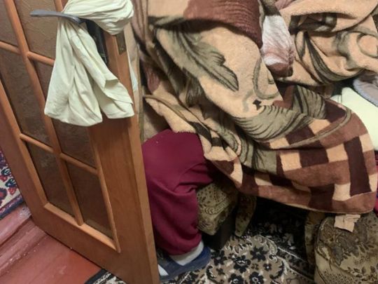 У Житомирі злочинець вирішив сховатися від поліцейських під ковдрою