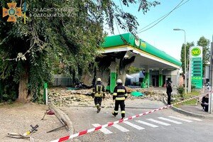 Взрыв на АЗС и уничтожение минометной мины: как прошли сутки у одесских спасателей
