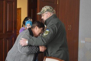 Семье погибшего 20-летнего военного из Одесской области вручили его посмертную награду "За мужество"