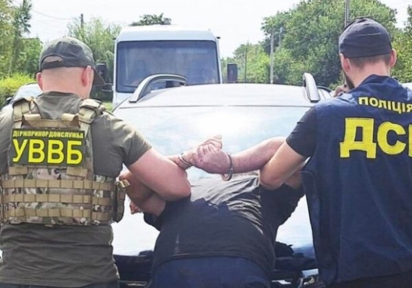 За 8000 долларов: двое мужчин из Одесской области пытались вывезти уклонистов за границу