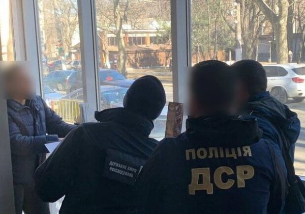 В Одесской области налоговики брали взятки за справки для предпринимателей