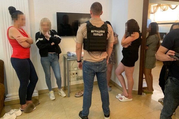 В Одессе разоблачили схему вовлечения малообеспеченных женщин в проституцию