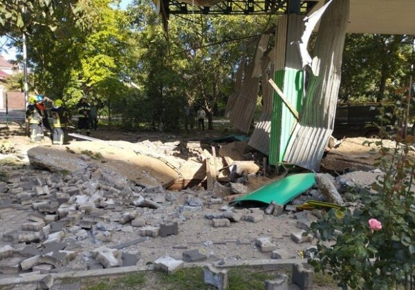 В Одессе на заправке произошел взрыв: под завалами ищут человека (обновлено)