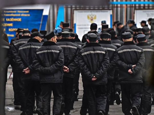 На росії в армію вербують «опущених», але за «дружній секс» обіцяють розстрілювати на місці