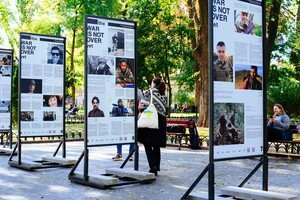 "Война еще не закончилась": в Одессе открыли фотовыставку, посвященную журналистам