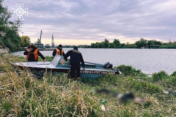 Тушили пожар в квартире и обнаружили утопленника: как прошли сутки у одесских спасателей
