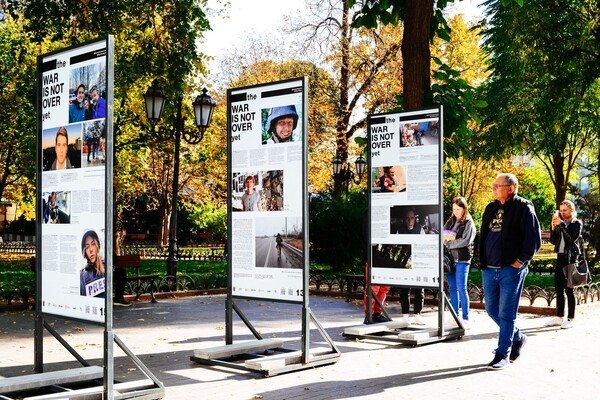 "Война еще не закончилась": в Одессе открыли фотовыставку, посвященную журналистам