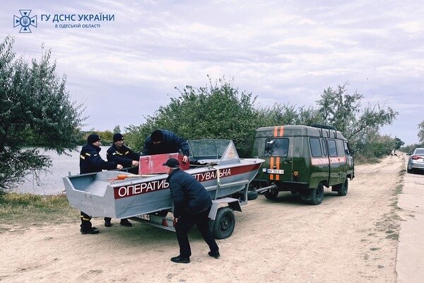 Тушили пожар в квартире и обнаружили утопленника: как прошли сутки у одесских спасателей