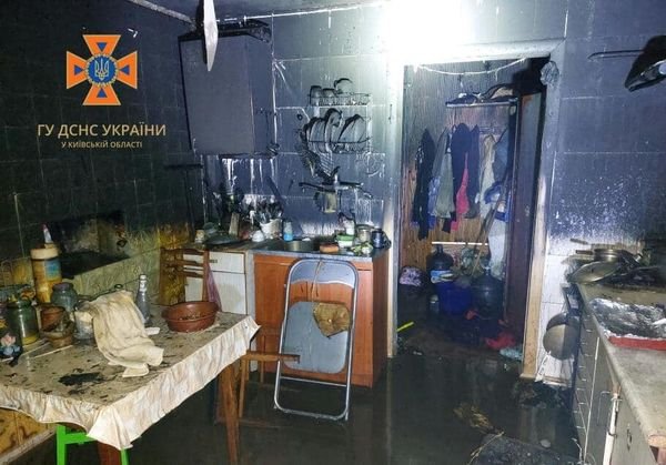 Нічна пожежа на Київщині: загинув чоловік, ще двоє людей отримали опіки