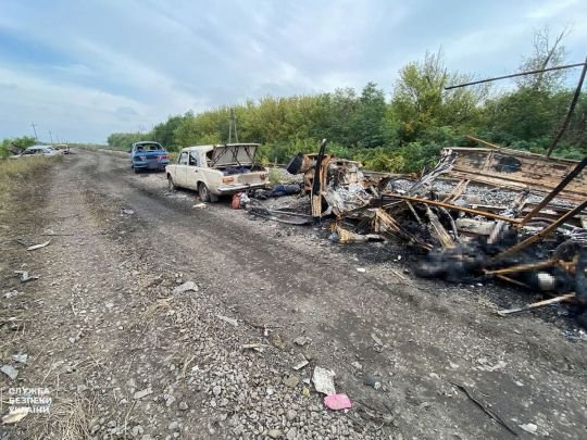 Під Куп'янськом виявлено розстріляну рашистами колону машин з десятками загиблих (фото)