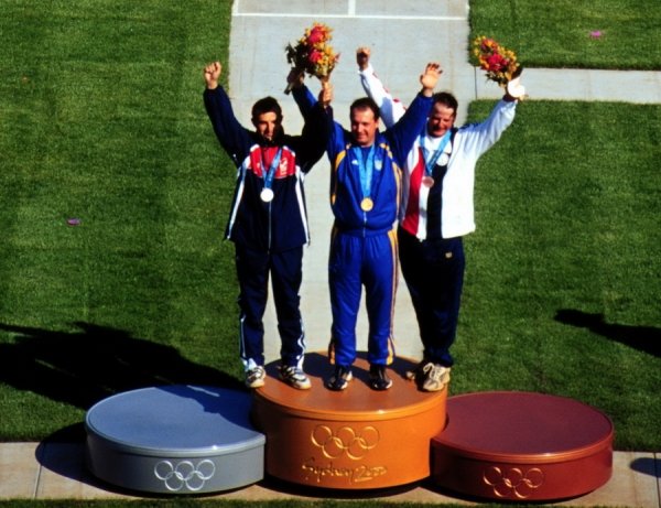 Сьогодні свій 55-річний ювілей відзначає олімпійський чемпіон, володар вічного світового рекорду!