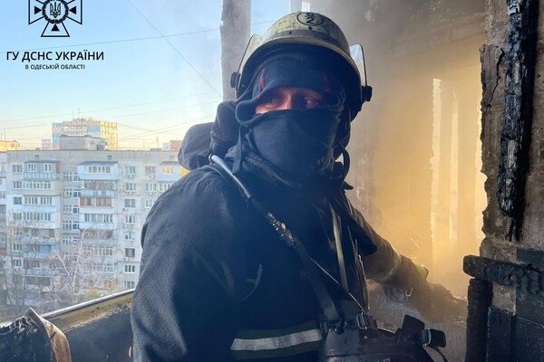 На Таирова загорелась квартира после неосторожного курения 