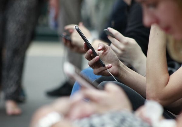 В Минцифры объяснили, почему при отключении света пропадает мобильный интернет